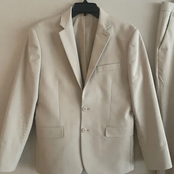 Express Men's Beige Suit Jacket and pants - Picture 3 of 6